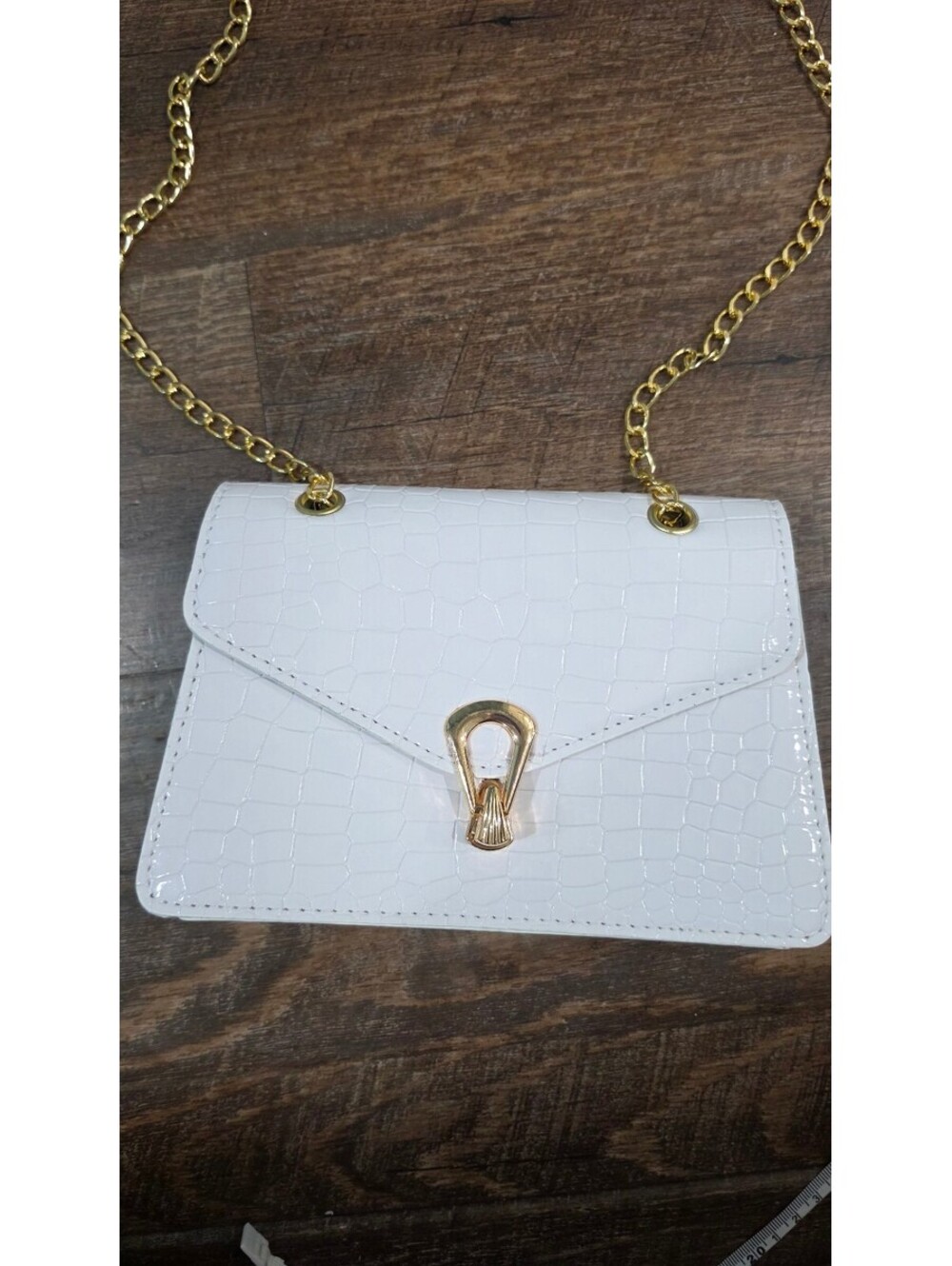 Elegant White Faux Croc-Embossed Shoulder Bag with Gold Chain Strap